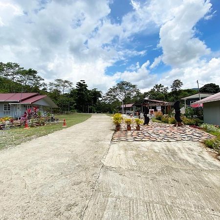 SPOT ON 90279 Kinomulok Garden Hotell Ranau Eksteriør bilde