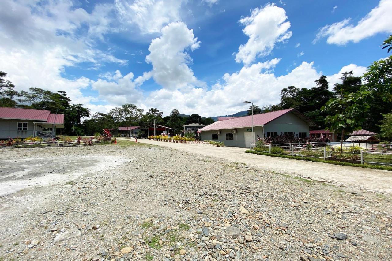 SPOT ON 90279 Kinomulok Garden Hotell Ranau Eksteriør bilde