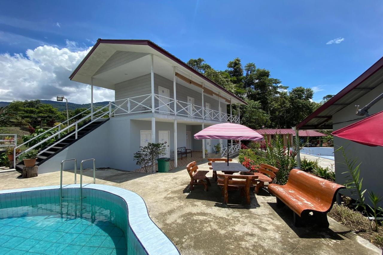 SPOT ON 90279 Kinomulok Garden Hotell Ranau Eksteriør bilde