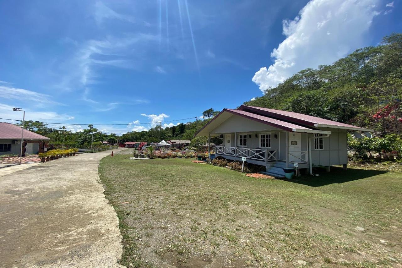 SPOT ON 90279 Kinomulok Garden Hotell Ranau Eksteriør bilde