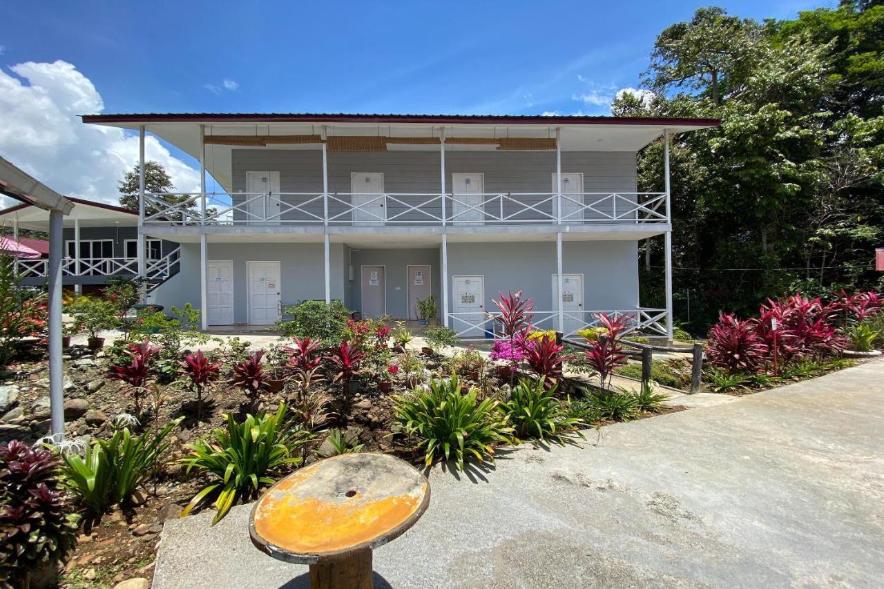 SPOT ON 90279 Kinomulok Garden Hotell Ranau Eksteriør bilde
