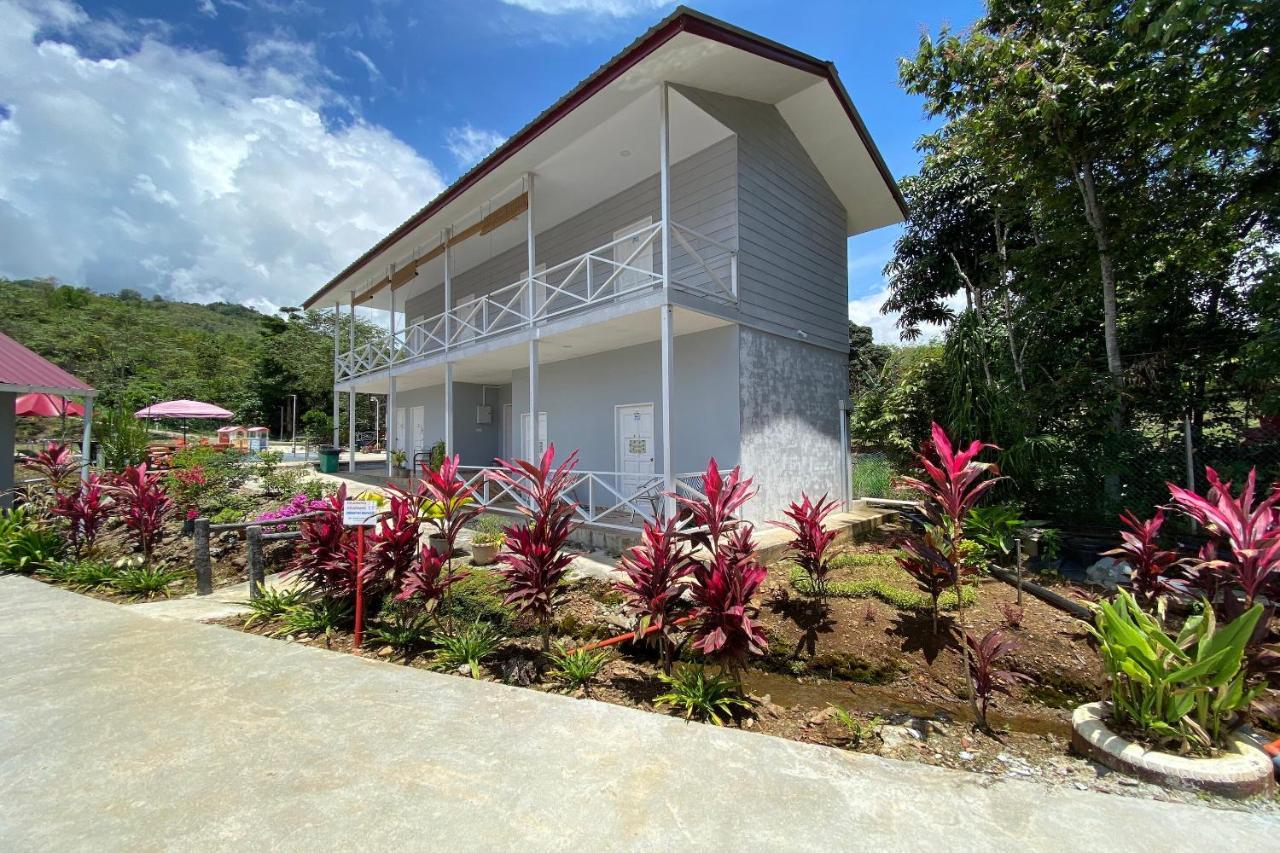 SPOT ON 90279 Kinomulok Garden Hotell Ranau Eksteriør bilde